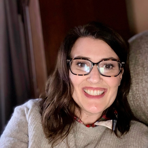 Meet your Posher, Bridget - Picture 1 of 5